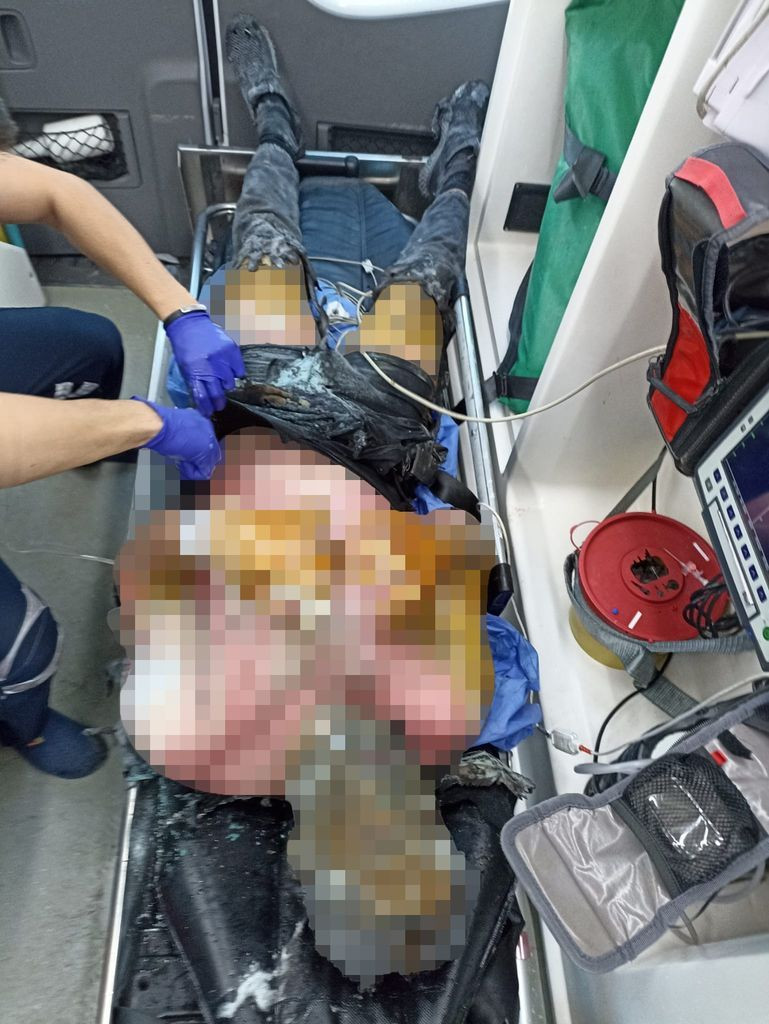 Galata'da bir garip olay! Elinde orakla gezip, fotoğraf çektirdikten sonra kendini ateşe verdi - Sayfa 12