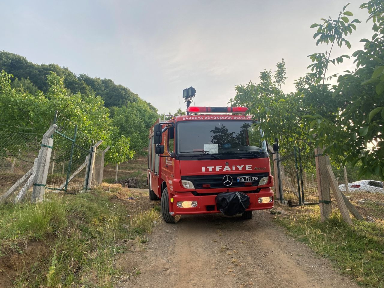 Yamaç paraşütüyle metrelerce yüksekten ağaçlık alana düştü - Sayfa 6