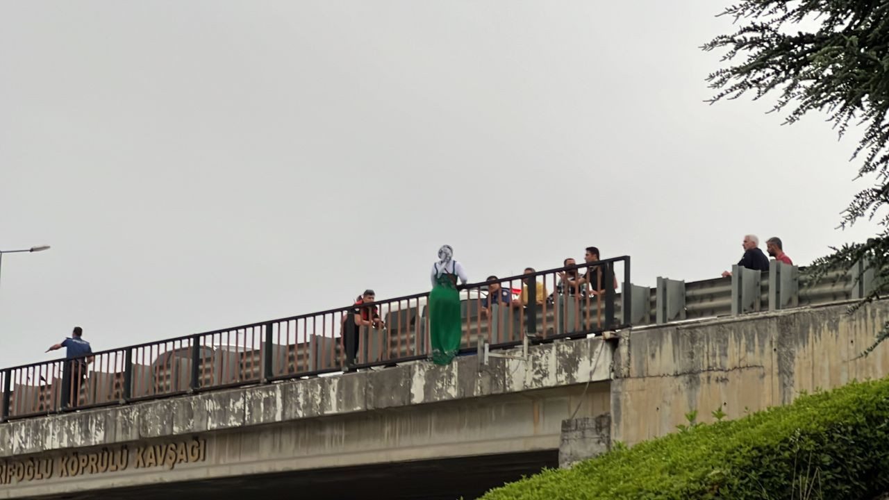 Erkek arkadaşıyla tartışan kadın köprüye çıktı! Önce o, sonra sevgilisi bayıldı - Sayfa 5