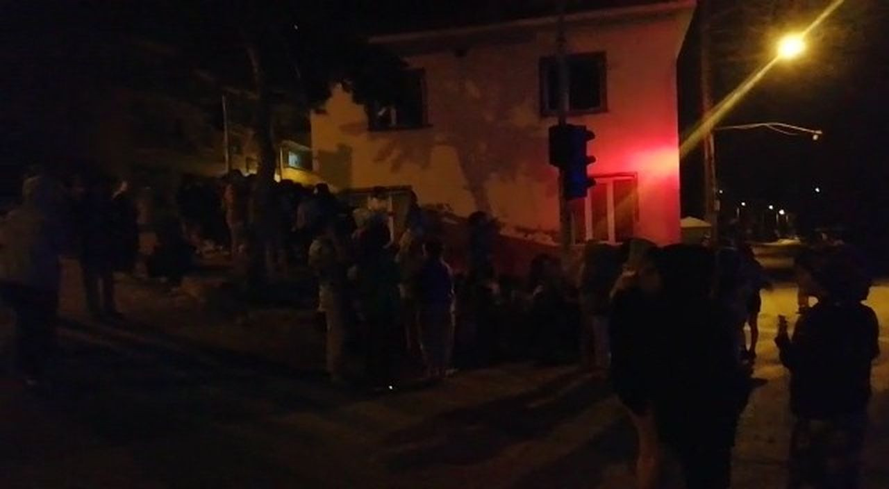 Balıkesir'de 4.1 ve 4.7 büyüklüğündeki depremler vatandaşları sokağa döktü - Sayfa 5