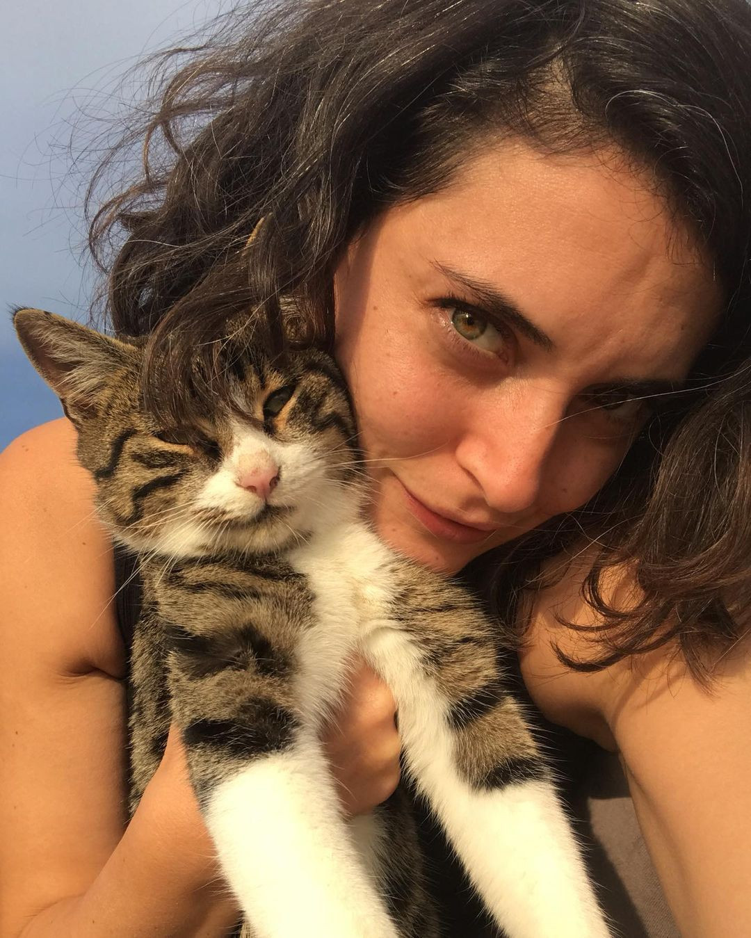 En doğal haliyle objektif karşısına geçti: Aslıhan Gürbüz makyajsız haliyle büyüledi - Sayfa 14