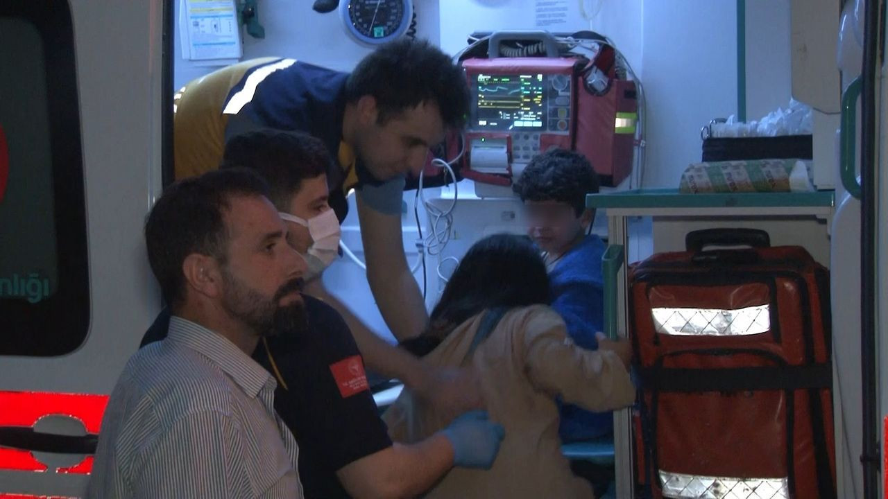 Yangında panikle bebeğini aşağıya atmak istedi, vatandaşlar 'atma' diye bağırdı - Sayfa 8