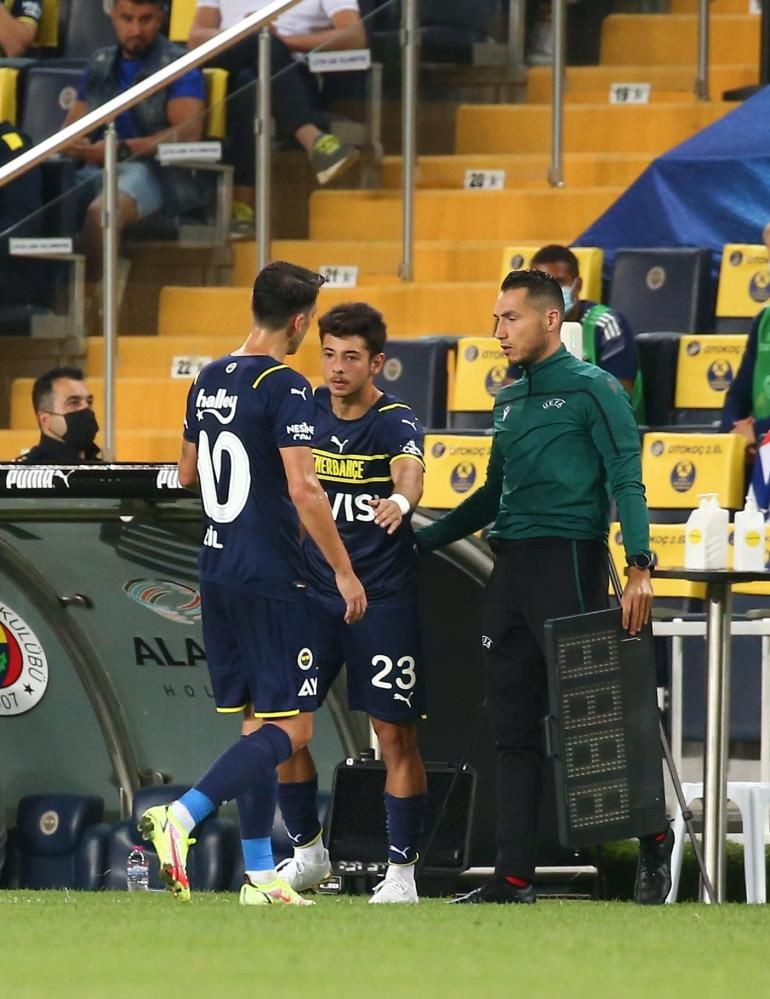 Fenerbahçe'de Mesut Özil endişe yaratıyor! Takımda kalacağını belirtmişti - Sayfa 7