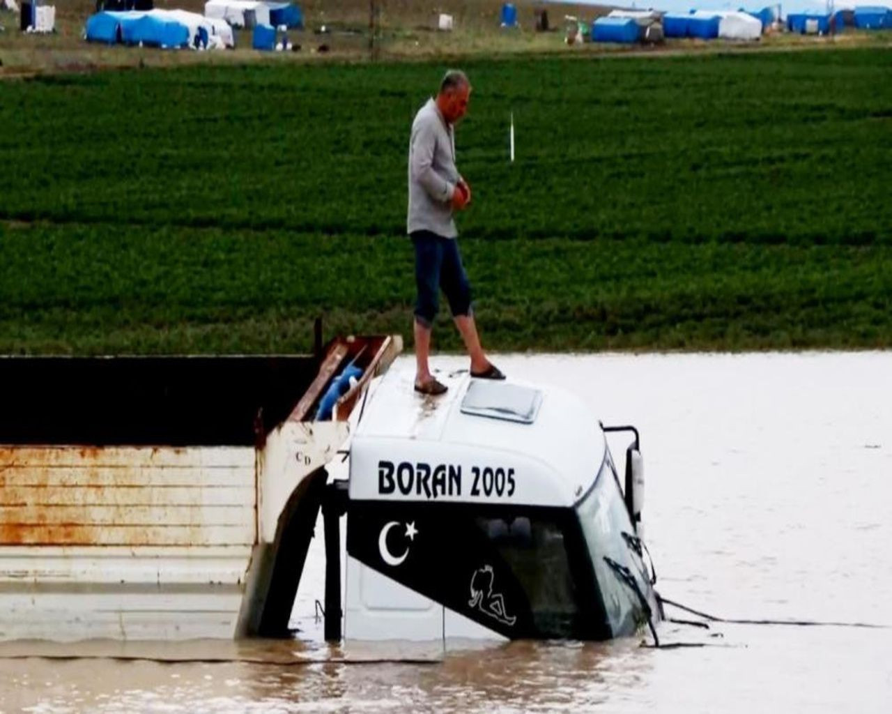 Uyarılar peş peşe gelmişti! Sağanak yağışın birçok ilde hayatı felç ettiği o anlar - Sayfa 13
