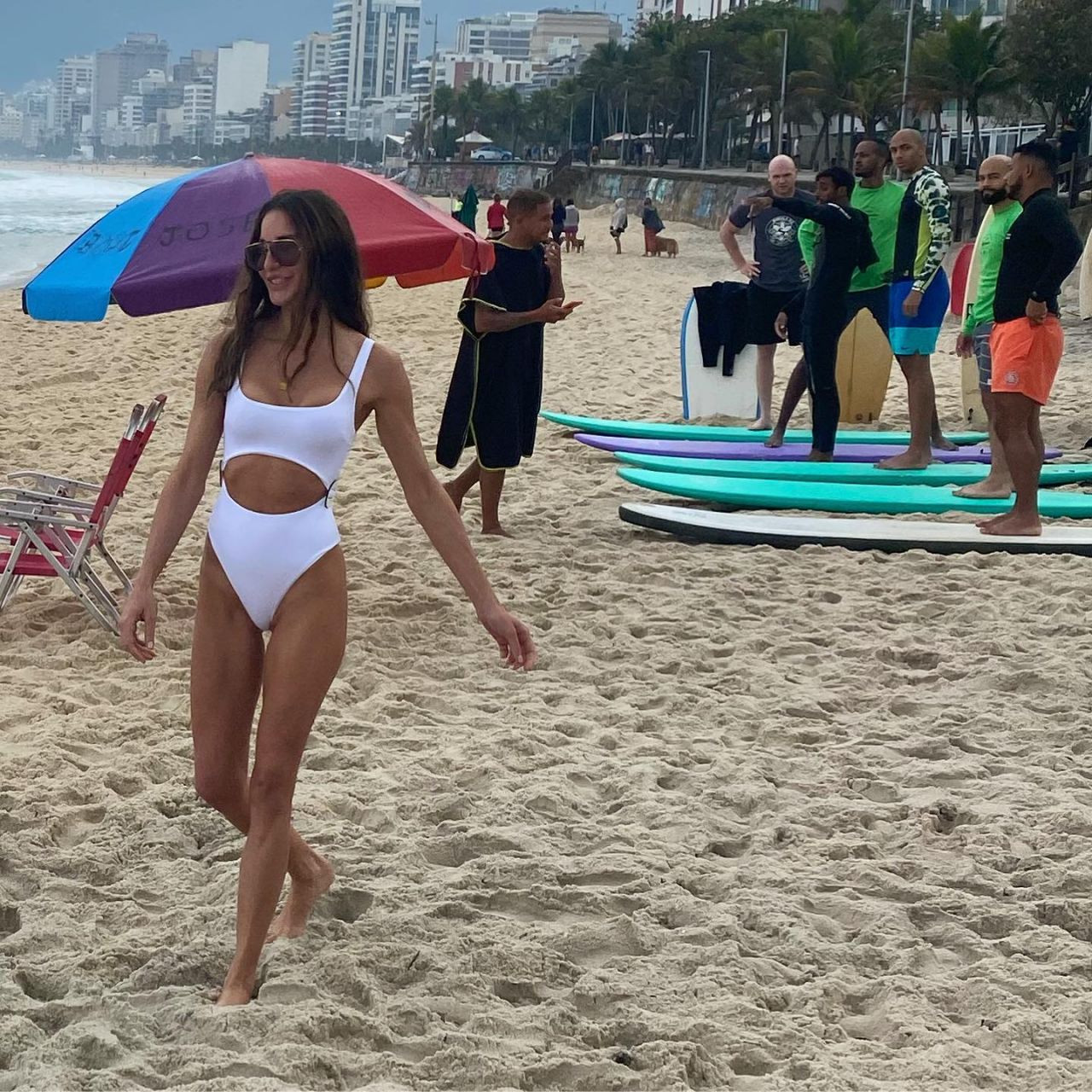 Ece Sükan'ın tatil pozlarına övgüler yağdı... Düzgün fiziğine övgüler yağdı - Sayfa 6