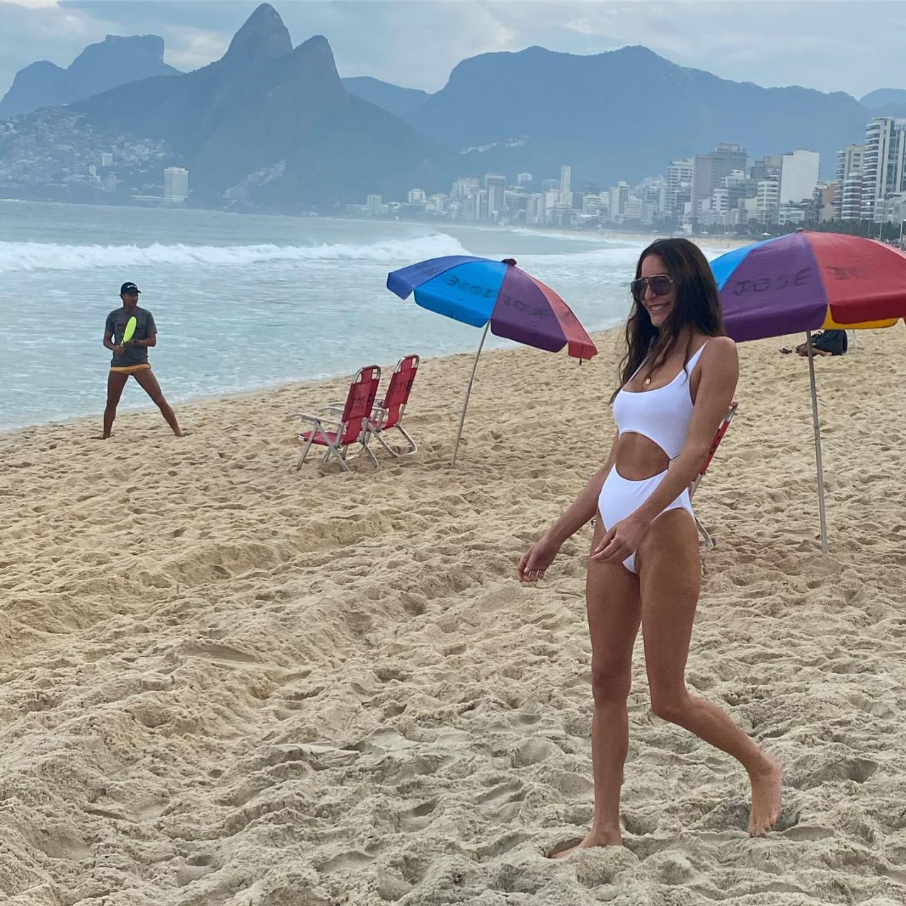 Ece Sükan'ın tatil pozlarına övgüler yağdı... Düzgün fiziğine övgüler yağdı - Sayfa 12