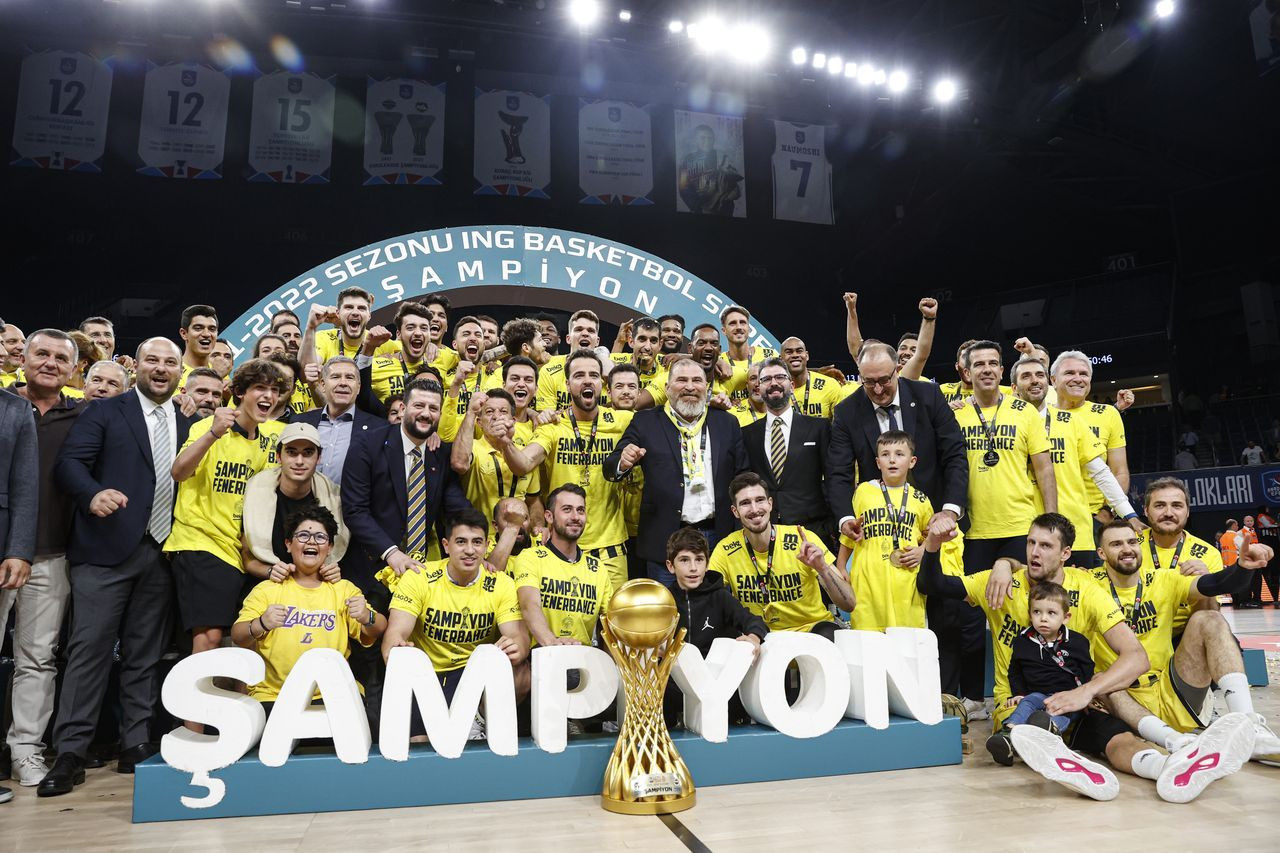 Fenerbahçe Beko'da şampiyonluk sevinci! Kupayı coşkuyla kaldırdılar - Sayfa 13