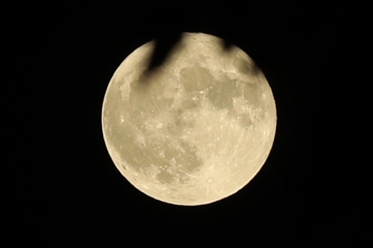 'Süper Ay' nefes kesti! İşte Türkiye ve dünyadan muhteşem dolunay manzaraları - Sayfa 17