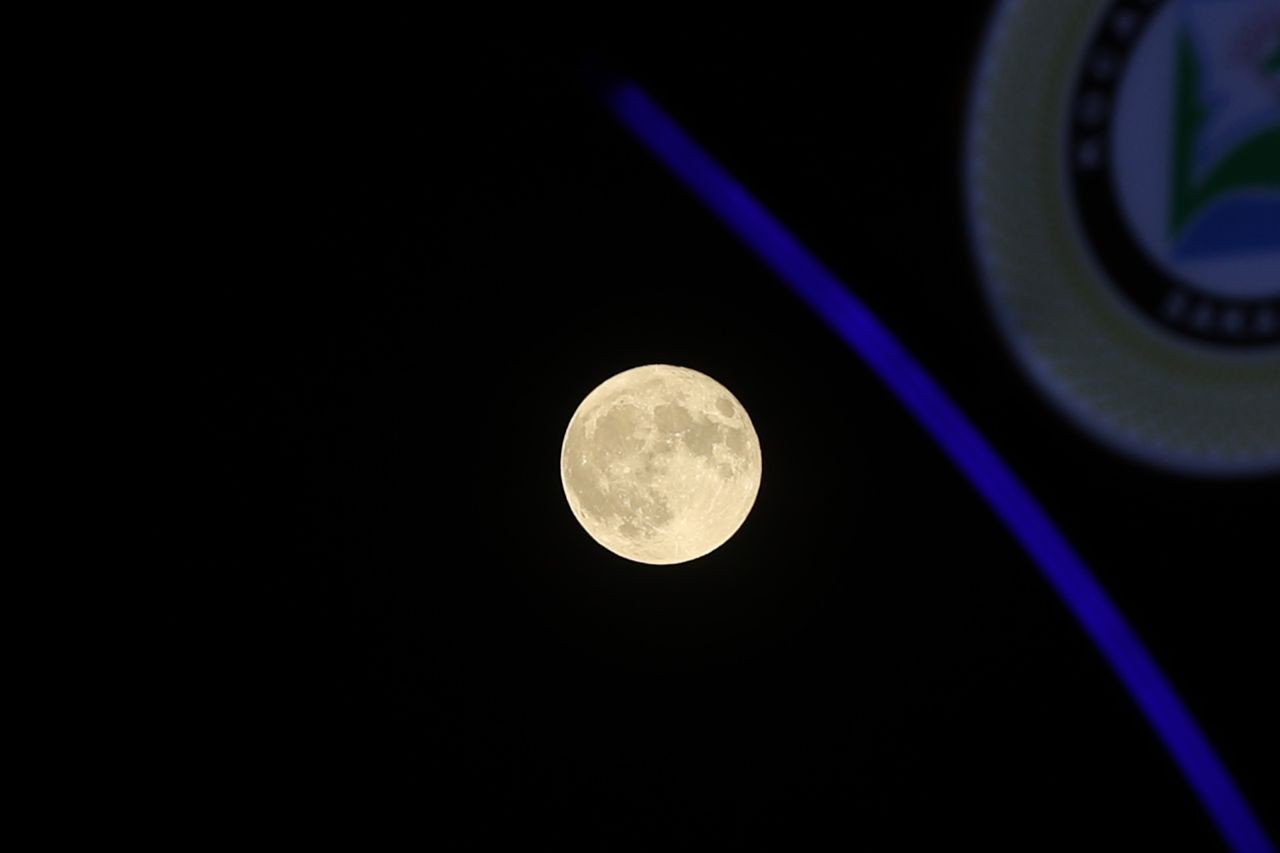 'Süper Ay' nefes kesti! İşte Türkiye ve dünyadan muhteşem dolunay manzaraları - Sayfa 18