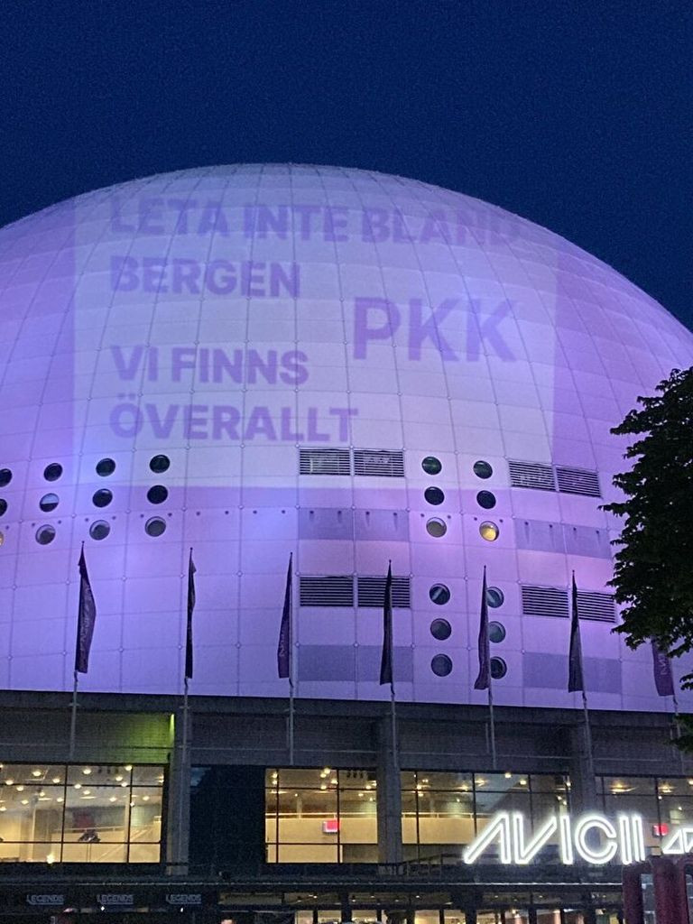 İsveç'ten skandal PKK propagandası! Örgüt paçavralarını belediye binasına yansıttılar! - Sayfa 6