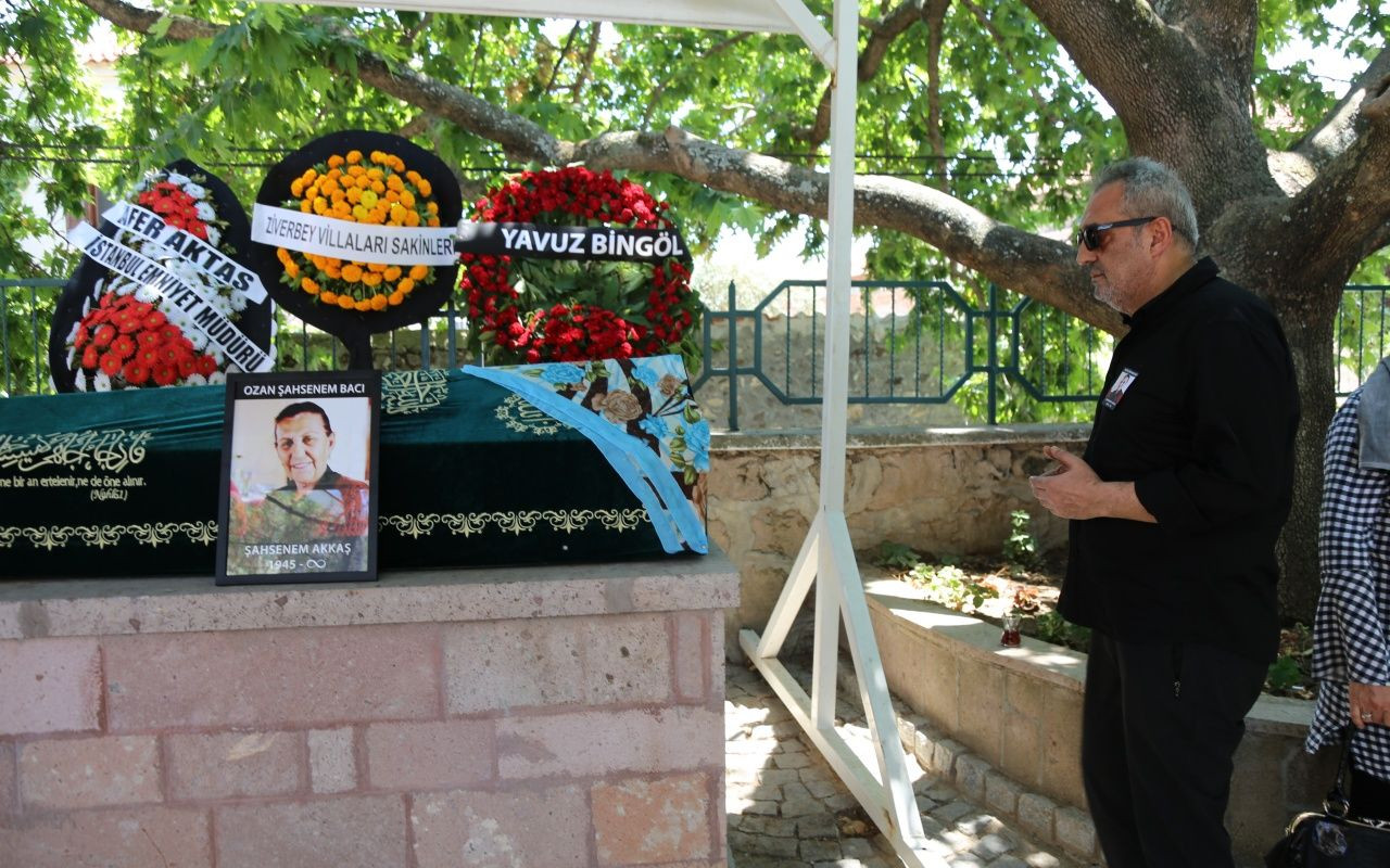 Yavuz Bingöl’ün annesi ve halk ozanı Şahsenem Bacı Ayvalık'ta toprağa verildi - Sayfa 9