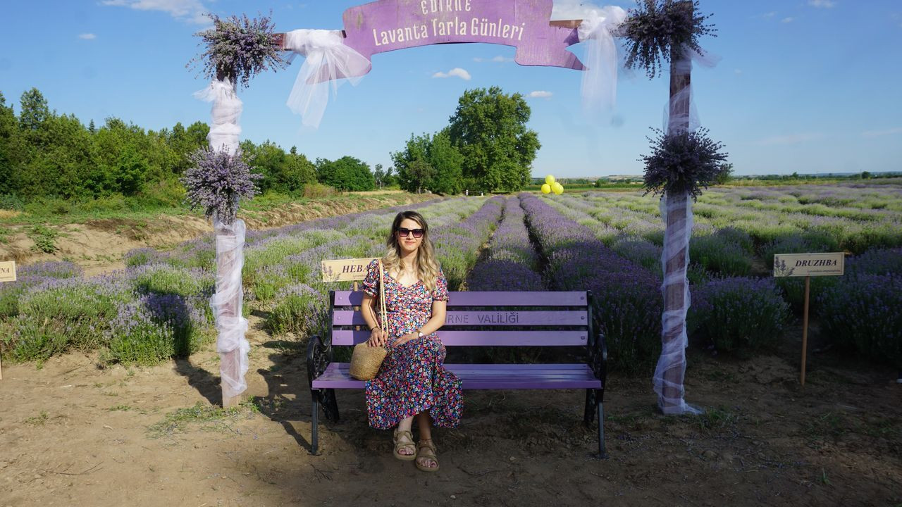 Edirne'de tarlalar mora boyandı! Telefonunu kapan lavantalara koştu - Sayfa 6