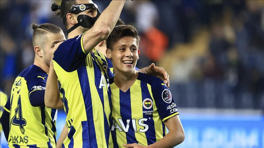 Süper Lig ekibi Giresunspor, genç futbolcu Arda Güler için Fenerbahçe'ye kiralama teklifi yapmak istiyor - Sayfa 5