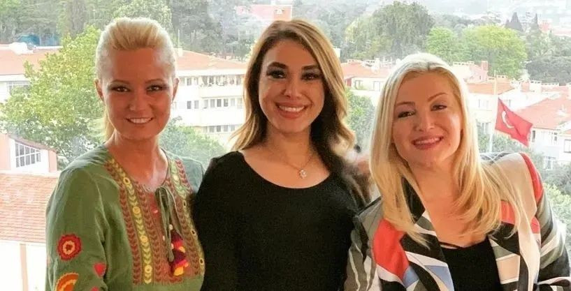 Müge Anlı Yeni Saç Stilini Paylaştı! Sarı Saçlar Kısaldı, Eşi Şinasi Yüzbaşıoğlu Görse Tanıyamaz! - Sayfa 6