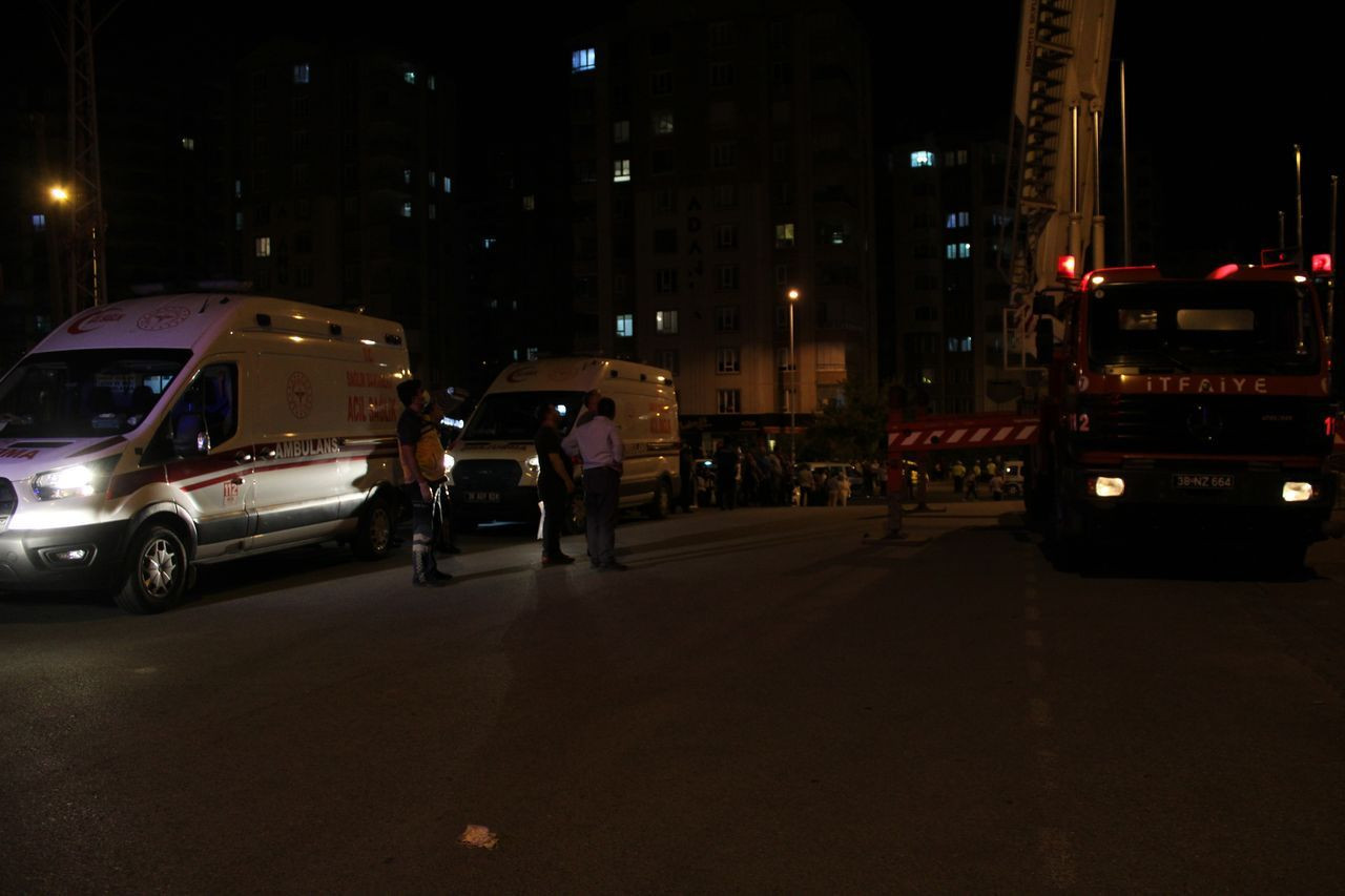 Kayseri'de 14 katlı binada yangın! 30 kişi tahliye edildi, 16 kişi hastanelik oldu - Sayfa 5