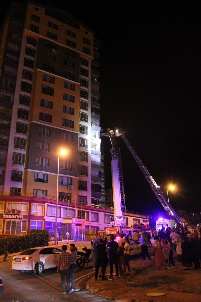 Kayseri'de 14 katlı binada yangın! 30 kişi tahliye edildi, 16 kişi hastanelik oldu - Sayfa 7