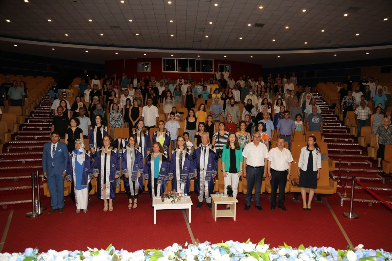 Adnan Menderes Üniversitesi MYO öğrencileri mezun olmanın heyecanını yaşadı! - Sayfa 9