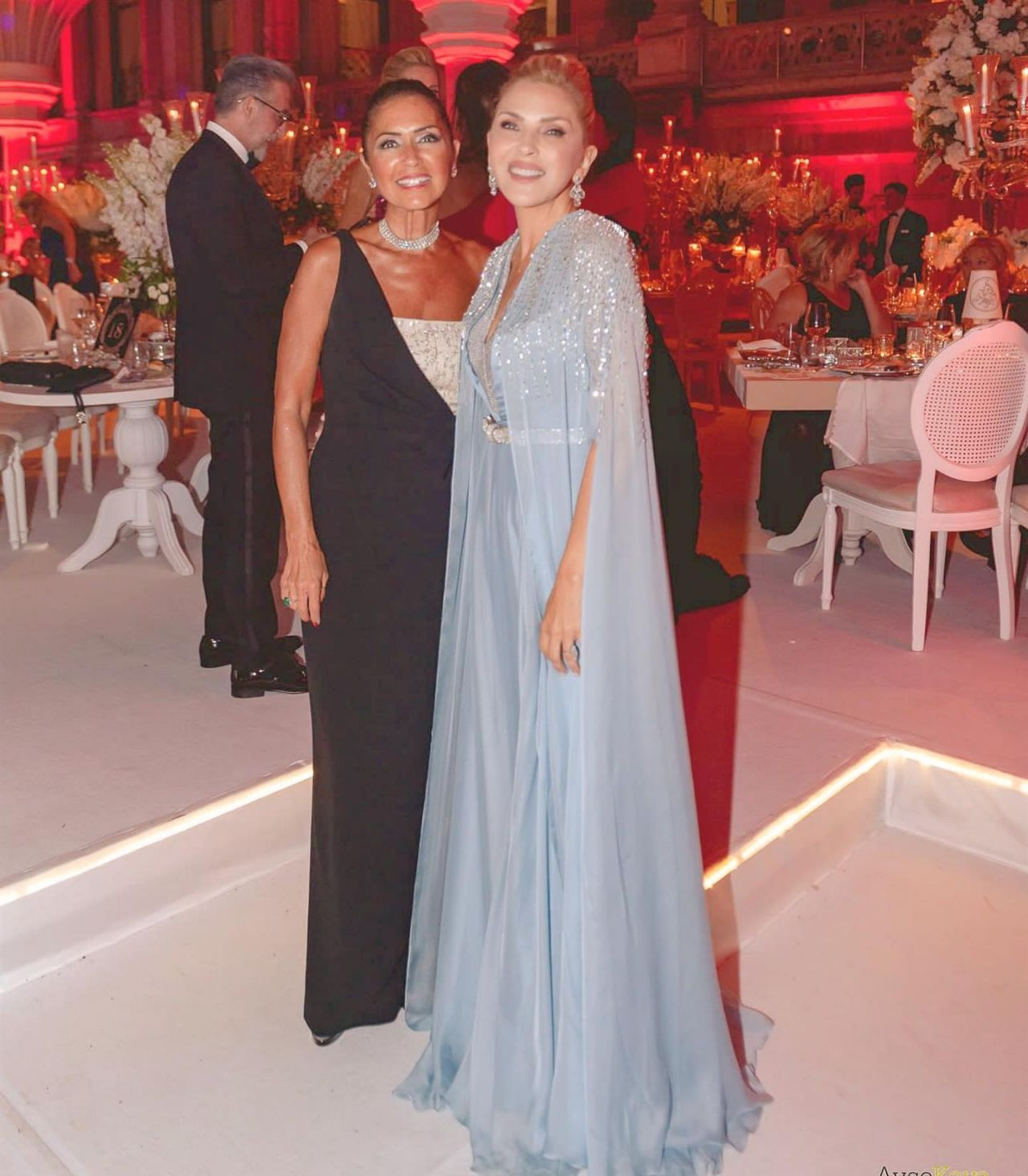 Nazlı Kayı ile Hacı Sabancı, Çırağan Sarayı’nda düğün yaptı: Davetliler şıklık yarışına girdi - Sayfa 12