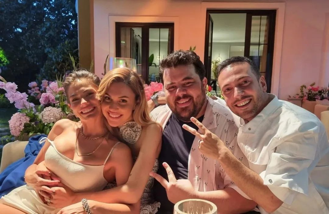 Demet Özdemir ve Oğuzhan Koç evlilik yolunda ilk adımı attı! İşte oyuncu çiftin nişan töreninden ilk kareler - Sayfa 20