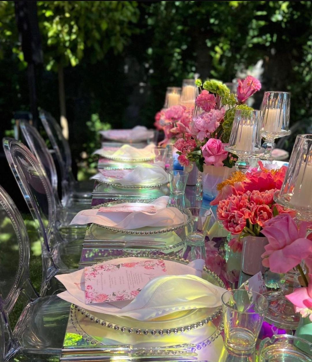 Demet Özdemir ve Oğuzhan Koç evlilik yolunda ilk adımı attı! İşte oyuncu çiftin nişan töreninden ilk kareler - Sayfa 16