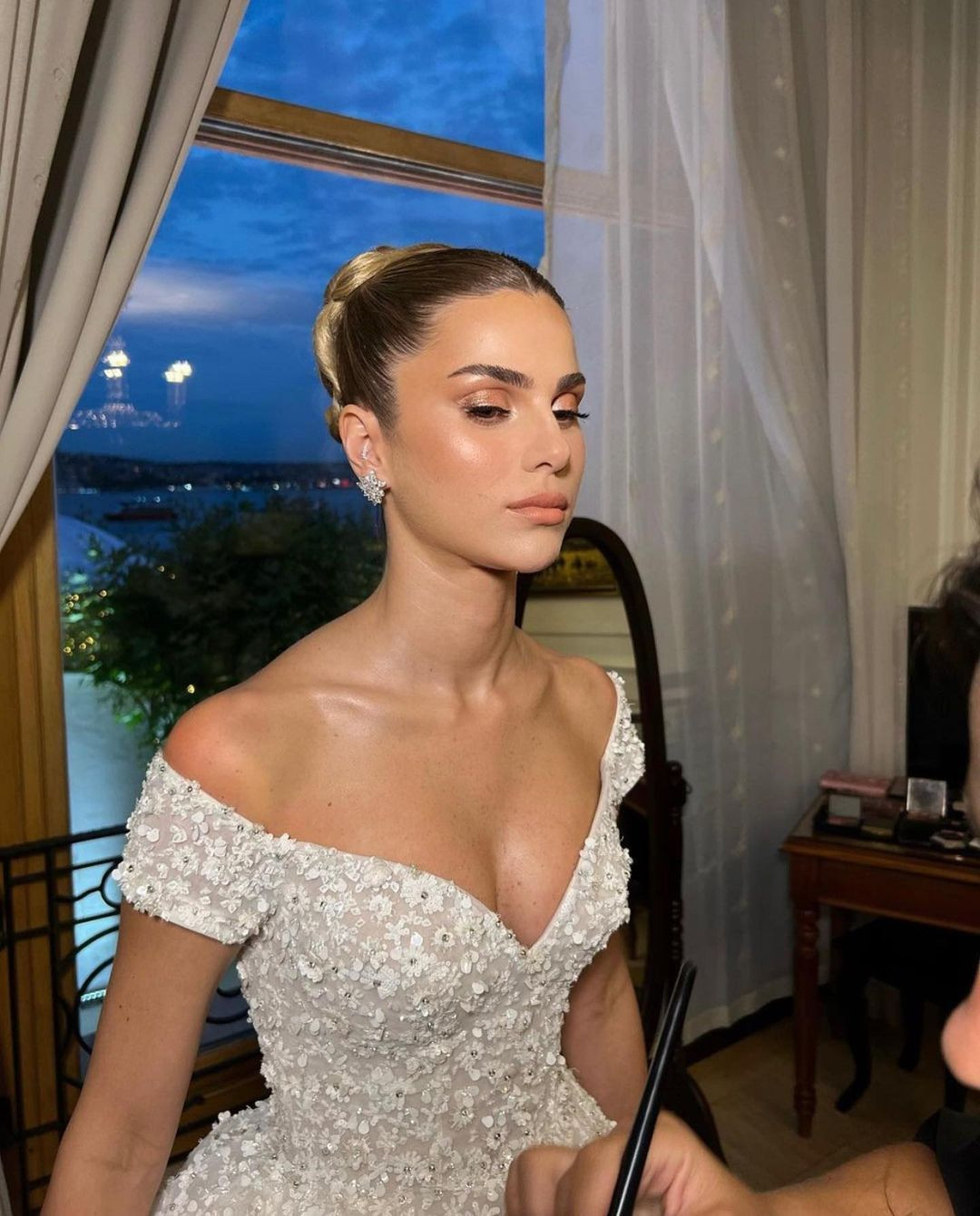 Nazlı Kayı ile Hacı Sabancı, Çırağan Sarayı’nda düğün yaptı: Davetliler şıklık yarışına girdi - Sayfa 9