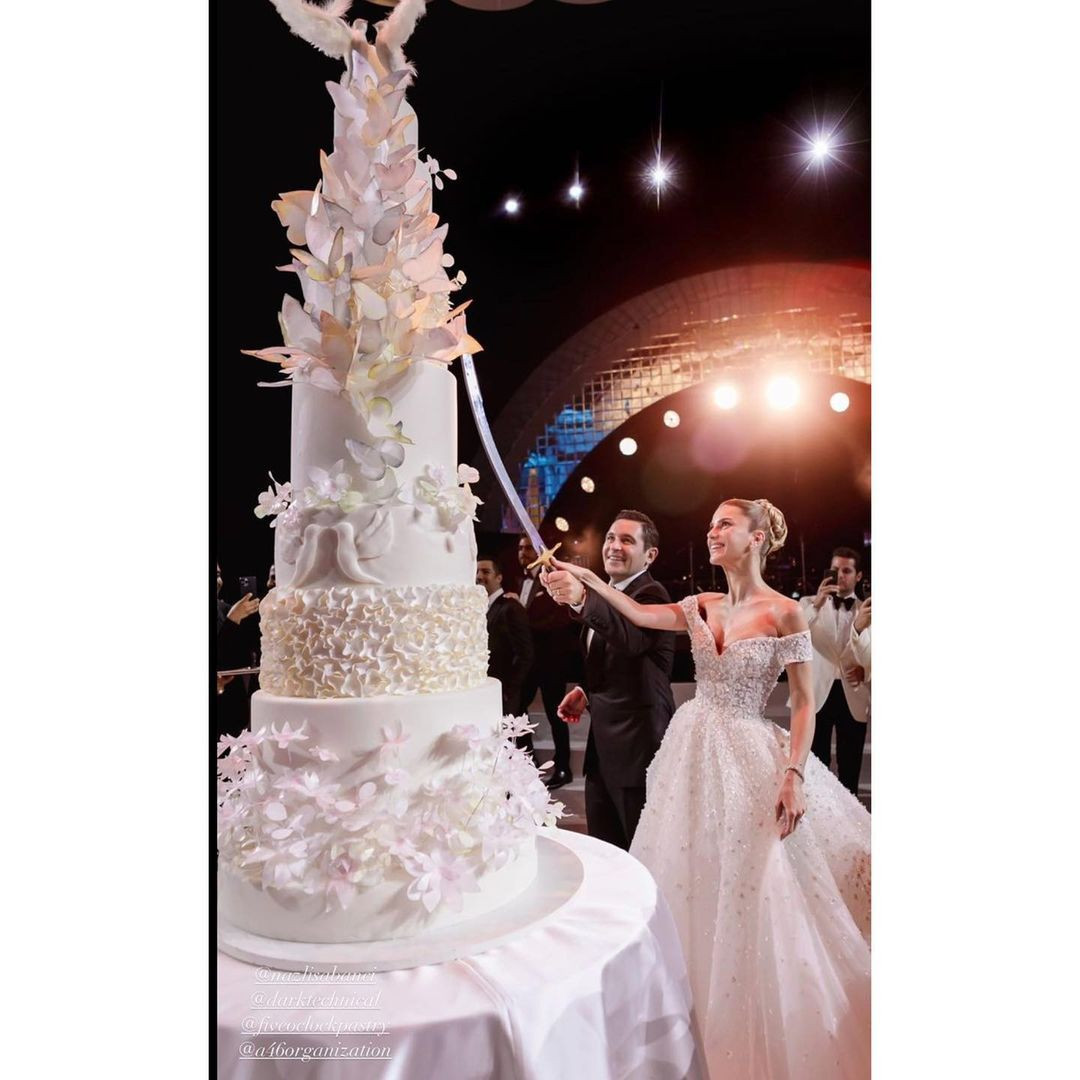 Nazlı Kayı ile Hacı Sabancı, Çırağan Sarayı’nda düğün yaptı: Davetliler şıklık yarışına girdi - Sayfa 50