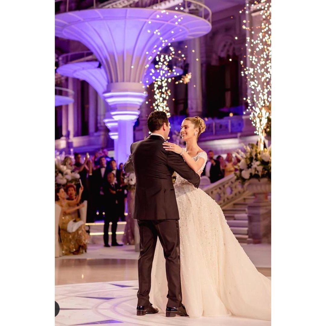 Nazlı Kayı ile Hacı Sabancı, Çırağan Sarayı’nda düğün yaptı: Davetliler şıklık yarışına girdi - Sayfa 5