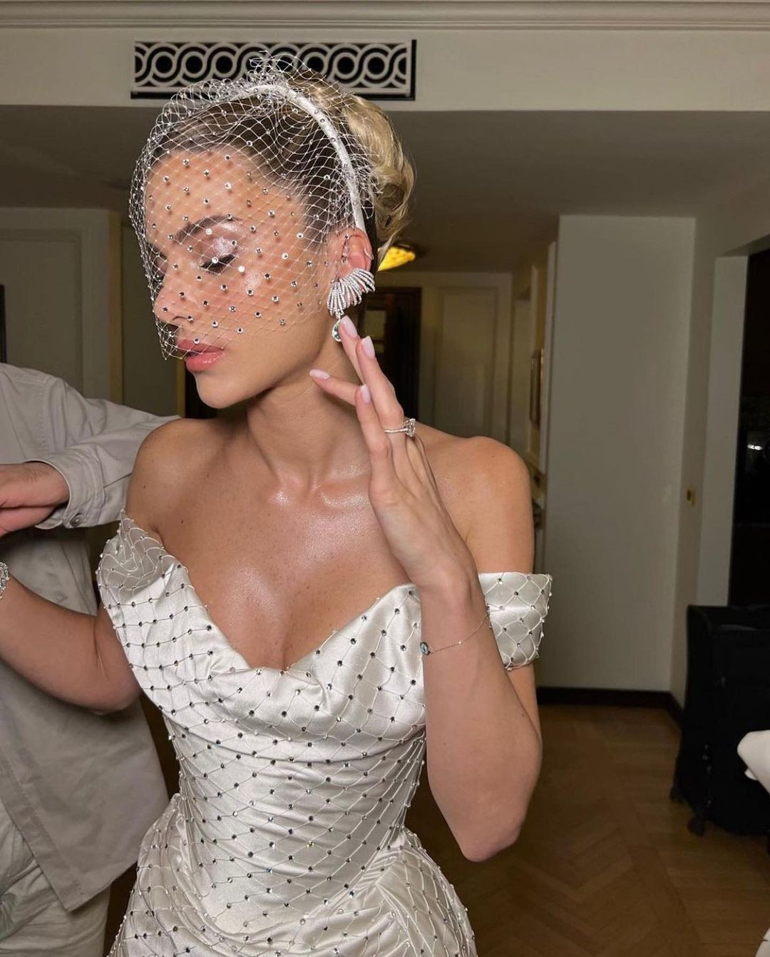 Nazlı Kayı ile Hacı Sabancı, Çırağan Sarayı’nda düğün yaptı: Davetliler şıklık yarışına girdi - Sayfa 8