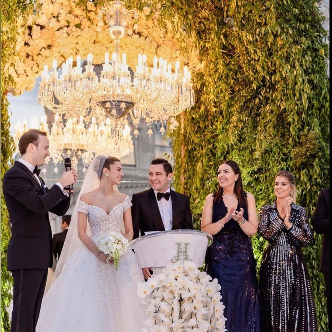Nazlı Kayı ile Hacı Sabancı, Çırağan Sarayı’nda düğün yaptı: Davetliler şıklık yarışına girdi - Sayfa 11