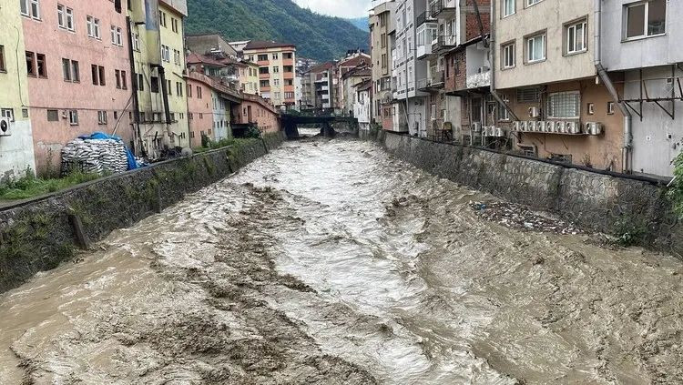 Batı Karadeniz sel felaketiyle boğuşuyor: 235 kişi tahliye edildi, 1 kişi kayıp! İşte il il son durum... - Sayfa 11