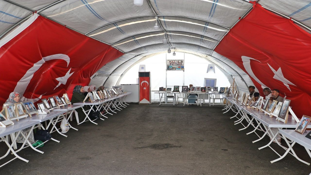 Evlat nöbeti devam eden anne yürek burkan sözleriyle kaçırılan kızına seslendi - Sayfa 5