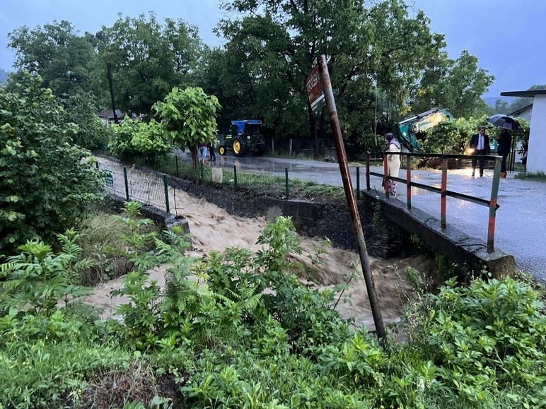 Batı Karadeniz sel felaketiyle boğuşuyor: 235 kişi tahliye edildi, 1 kişi kayıp! İşte il il son durum... - Sayfa 7