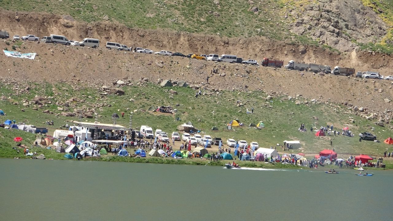 Terörden temizlenen 3 bin 500 rakımlı Sat Buzul Gölleri'nde renkli festival - Sayfa 18