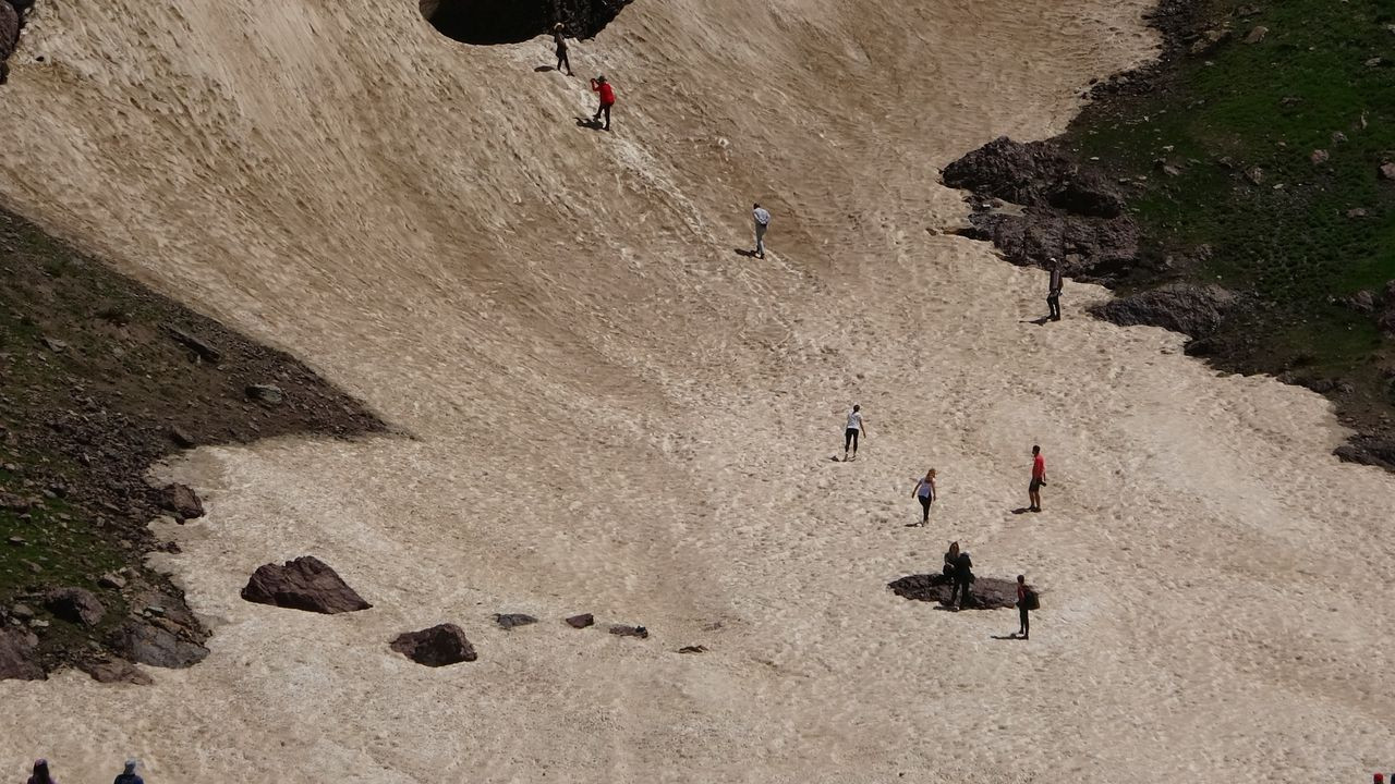 Terörden temizlenen 3 bin 500 rakımlı Sat Buzul Gölleri'nde renkli festival - Sayfa 19
