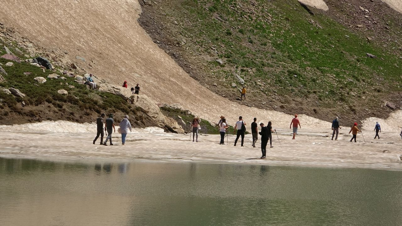 Terörden temizlenen 3 bin 500 rakımlı Sat Buzul Gölleri'nde renkli festival - Sayfa 20