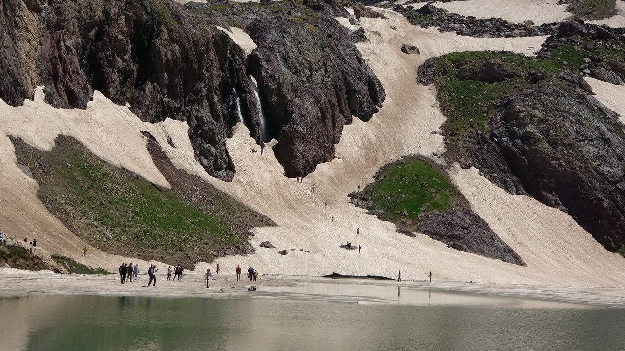 Terörden temizlenen 3 bin 500 rakımlı Sat Buzul Gölleri'nde renkli festival - Sayfa 21