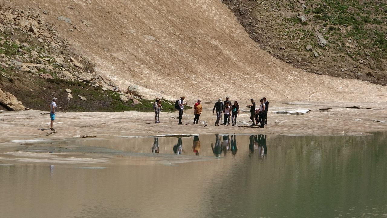 Terörden temizlenen 3 bin 500 rakımlı Sat Buzul Gölleri'nde renkli festival - Sayfa 23