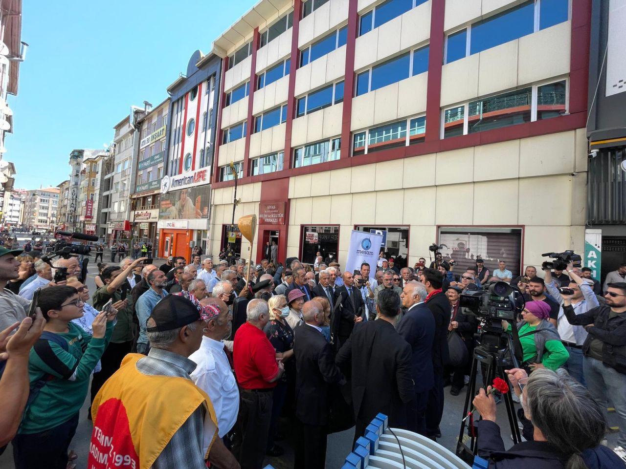 Sivas Olayları'nın 29'uncu yılında hayatını kaybedenler anıldı: Bu üzüntü sadece Sivaslıların değil, ülkemizin üzüntüsüdür! - Sayfa 6