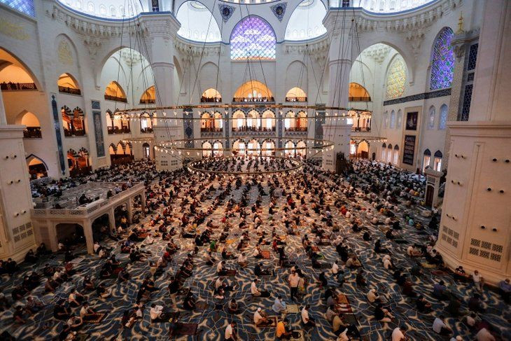Türkiye'de ve İslam dünyasında Kurban Bayramı coşkusu: Camiler doldu taştı! - Sayfa 9