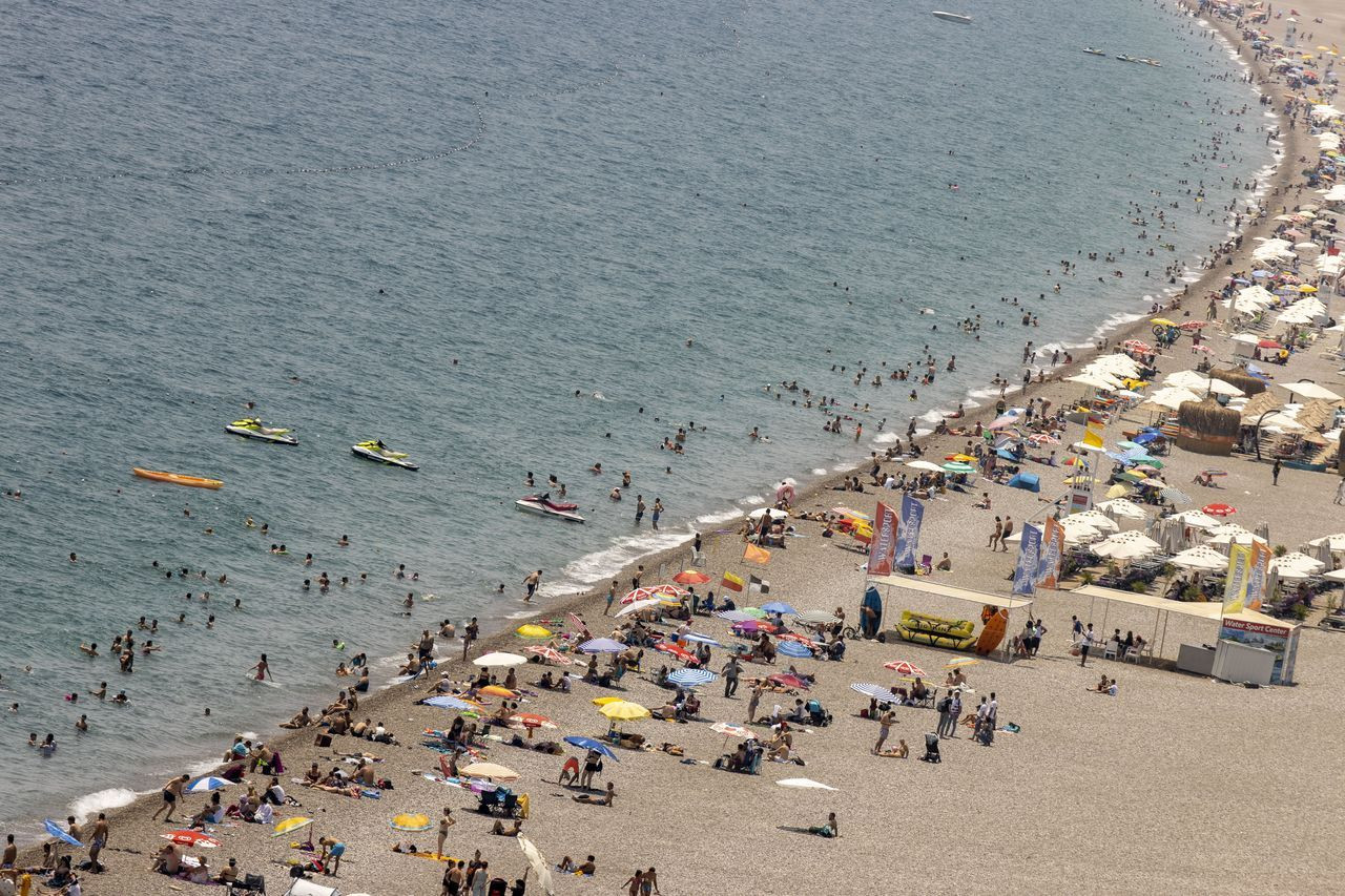 Sahillerde bayram yoğunluğu! Antalya ve Fethiye'de plajlar doldu taştı - Sayfa 6