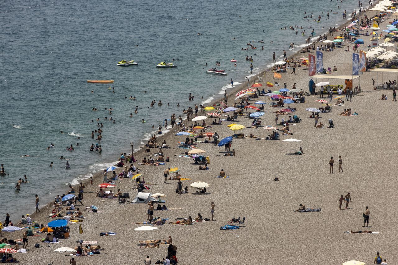 Sahillerde bayram yoğunluğu! Antalya ve Fethiye'de plajlar doldu taştı - Sayfa 7