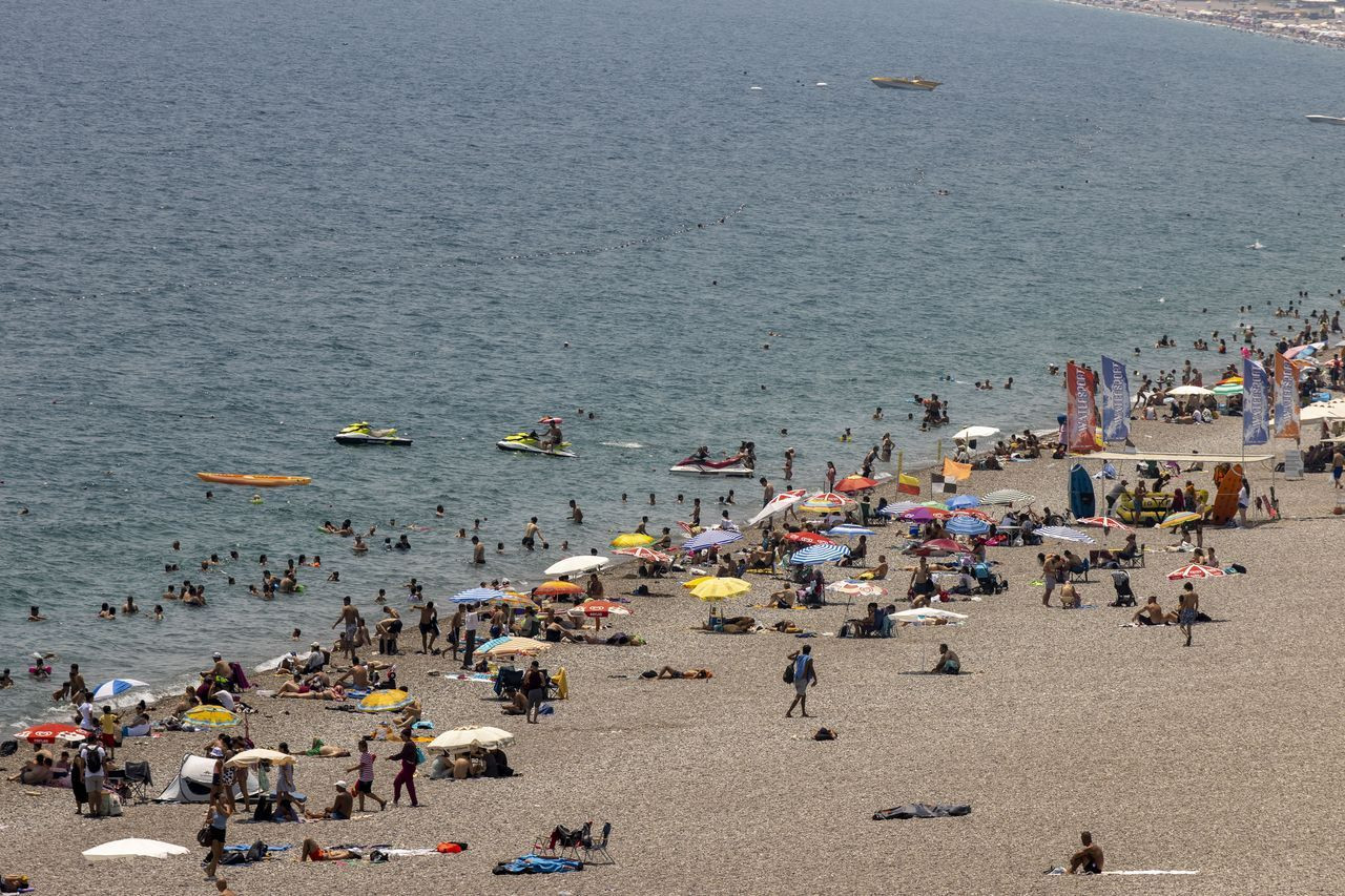 Sahillerde bayram yoğunluğu! Antalya ve Fethiye'de plajlar doldu taştı - Sayfa 8