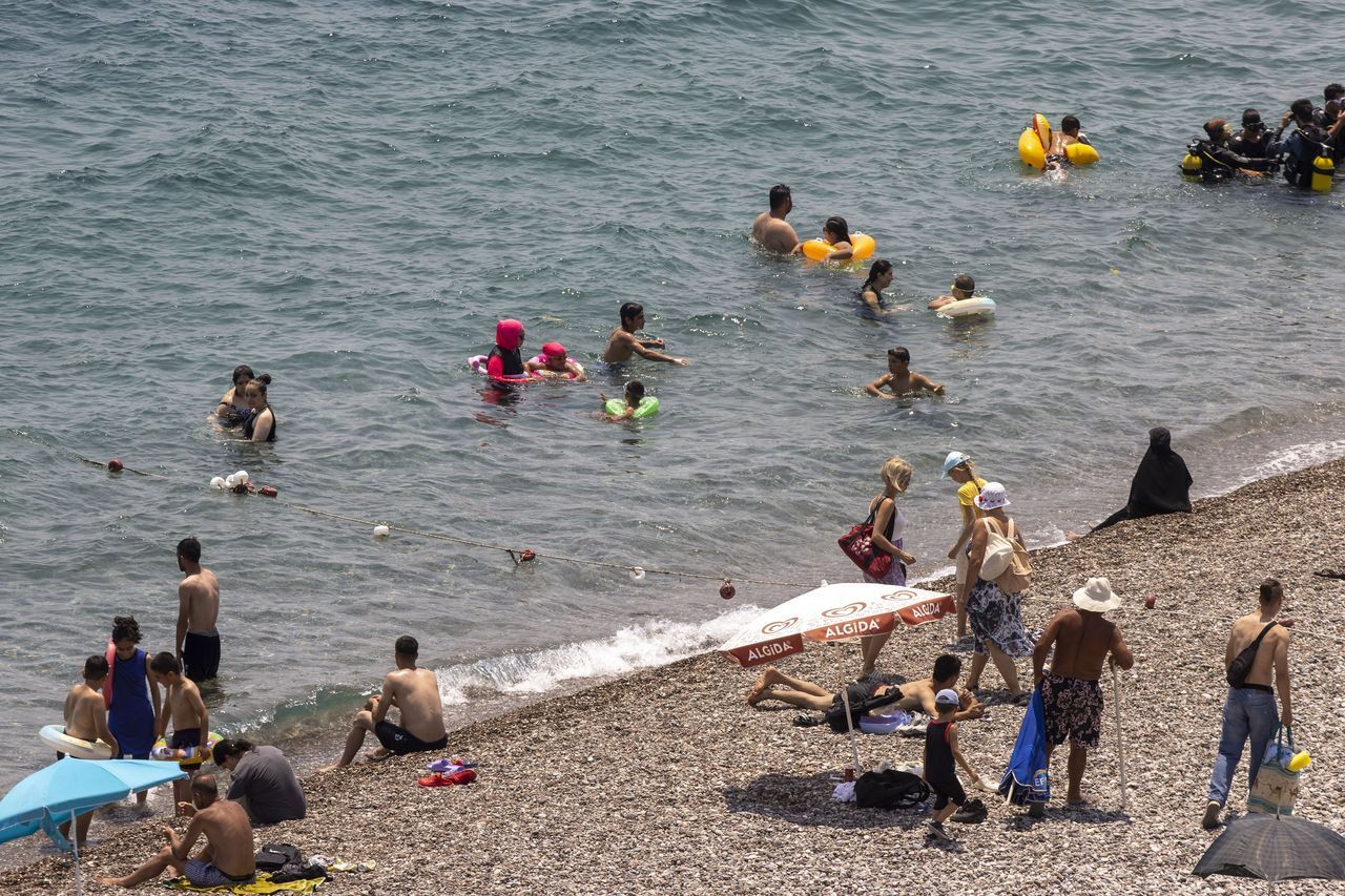 Sahillerde bayram yoğunluğu! Antalya ve Fethiye'de plajlar doldu taştı - Sayfa 9