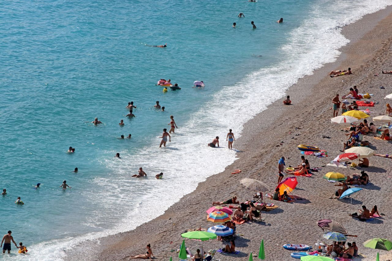 Sahillerde bayram yoğunluğu! Antalya ve Fethiye'de plajlar doldu taştı - Sayfa 17
