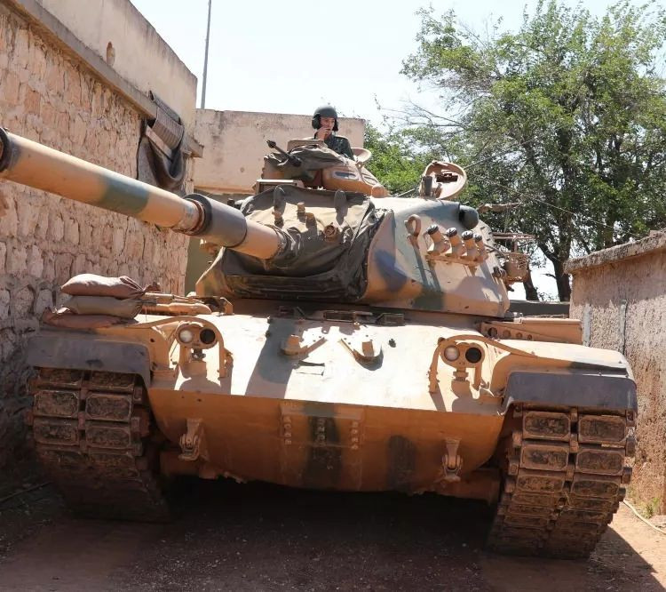 Kahraman Mehmetçik bayramı Suriye'de karşıladı: 24 saat eli tetikte bekleyen askerler, kurban keserek dua etti! - Sayfa 9