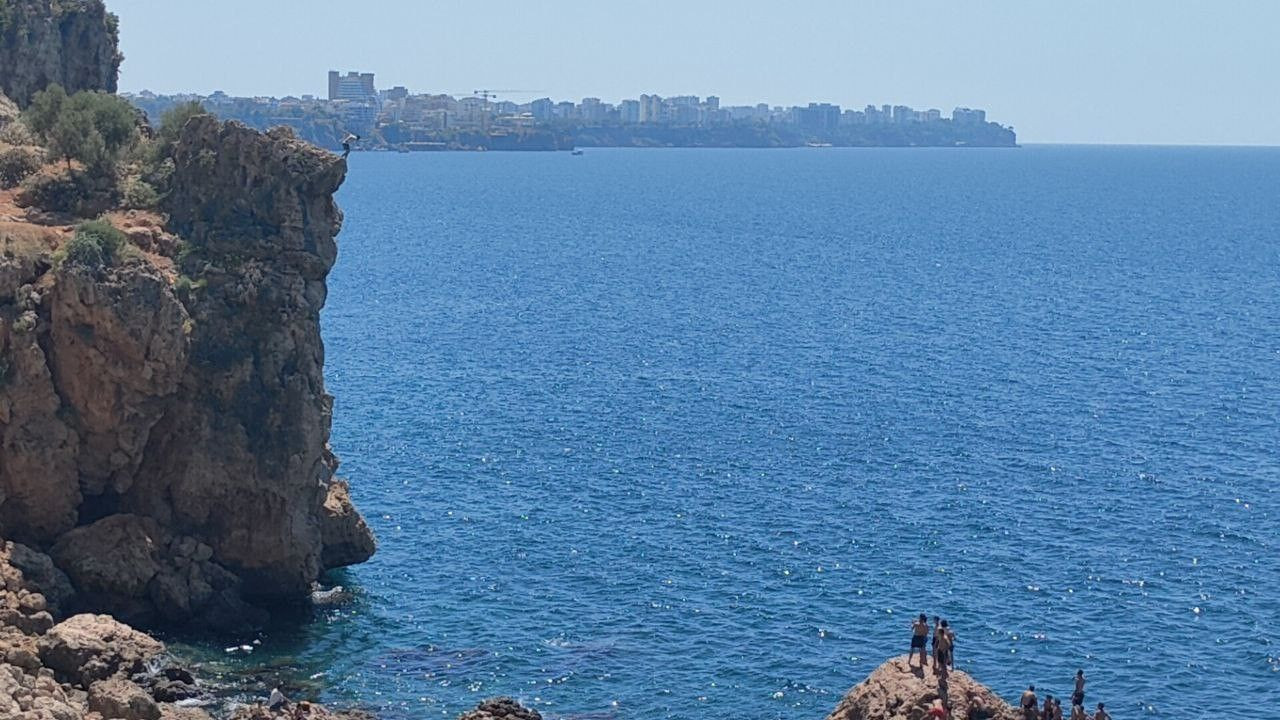 Arkadaşlarının gazına gelip 40 metreden denize atlayan genç baygınlık geçirip herkesi korkuttu - Sayfa 7