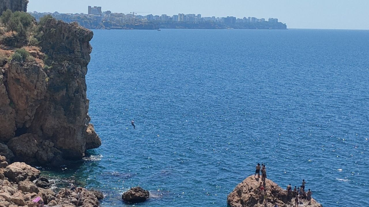 Arkadaşlarının gazına gelip 40 metreden denize atlayan genç baygınlık geçirip herkesi korkuttu - Sayfa 6