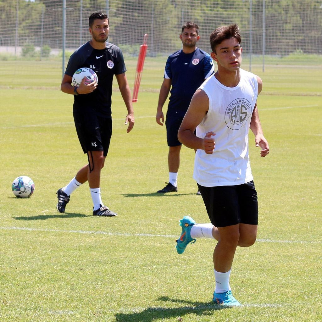 Nuri Şahin'den dikkat çeken açıklamalar: Laf olsun diye hocalık yapacak kadar zekasız değilim - Sayfa 11