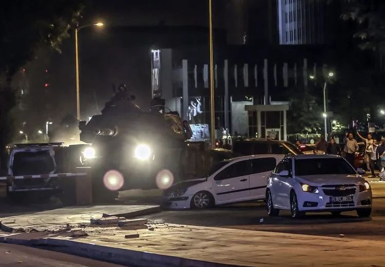 Demokrasi zaferi 6. yılına girdi: İşte 15 Temmuz'a damga vuran kareler... - Sayfa 17