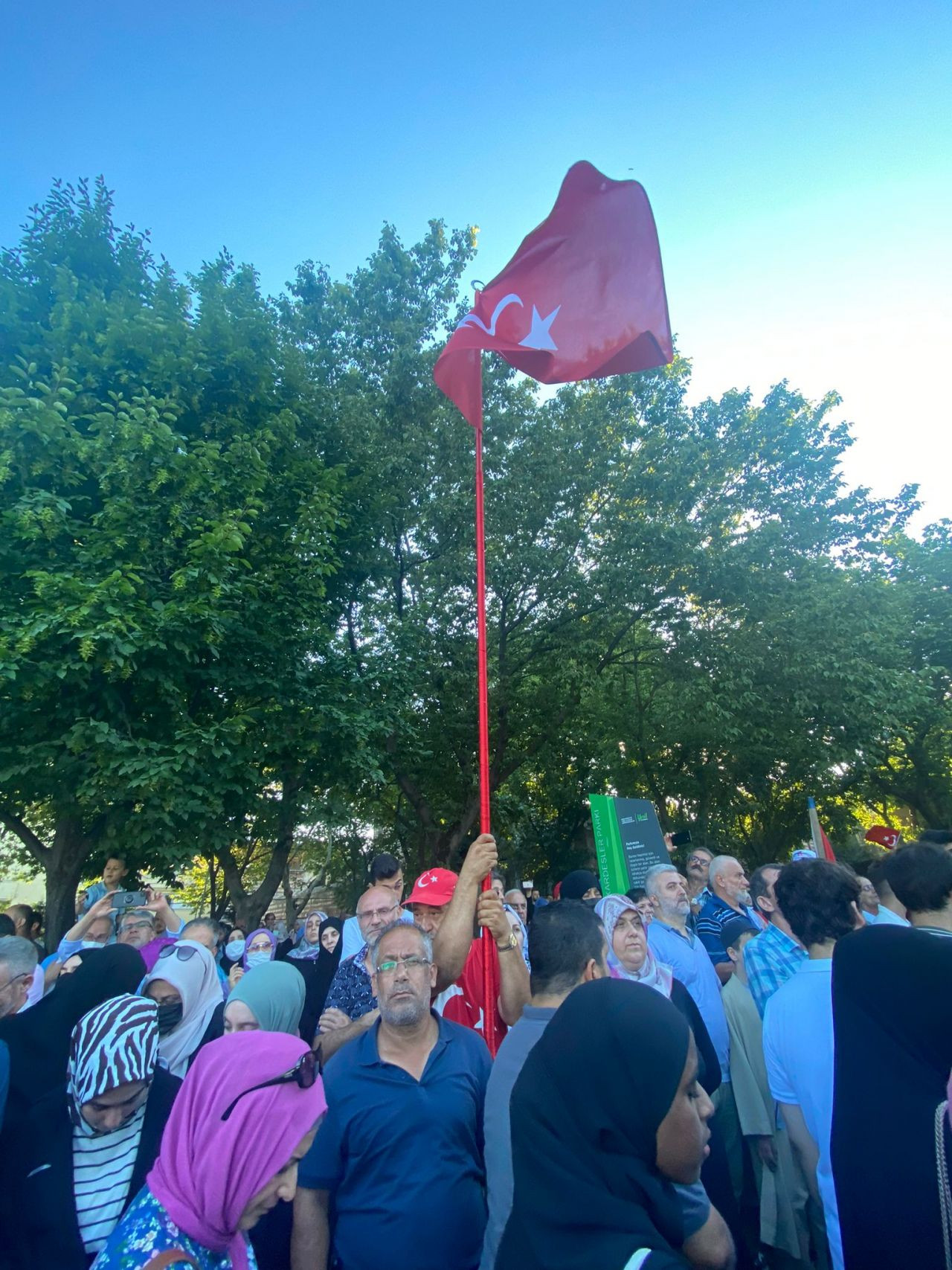 Superhaber Saraçhane'deki 15 Temmuz mitingine gitti: 'Tayyip dedeyi gördün mü oğlum!' - Sayfa 12